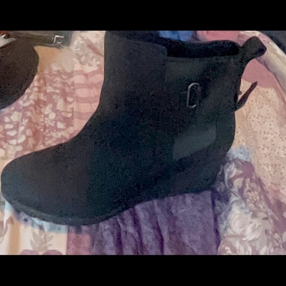 Adorable black Ugg booties